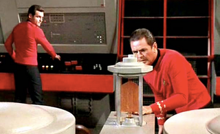 Illustration for article titled Which is More Technologically Advanced–Star Wars or Star Trek?